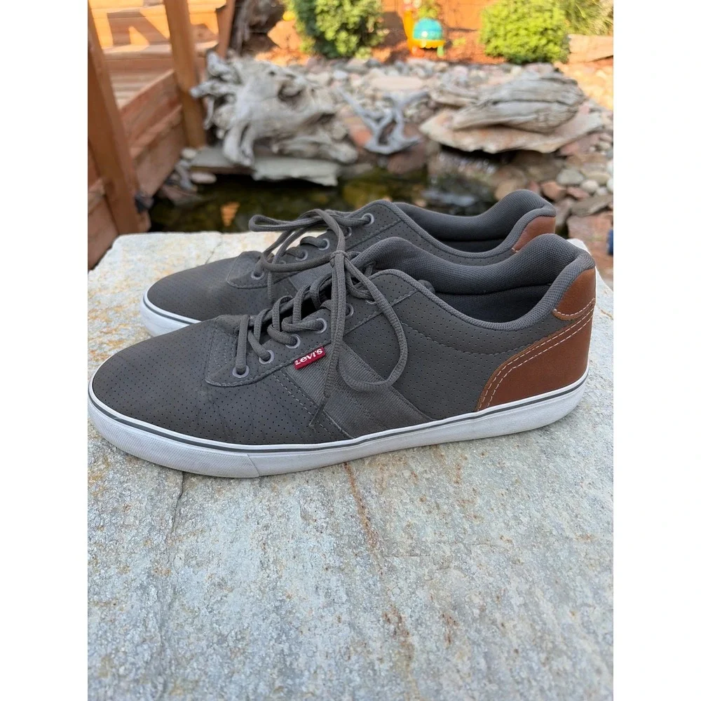 Levis Mens 517777K361 Grey Perforated Low Top Sneakers Size 12 Brown Heel